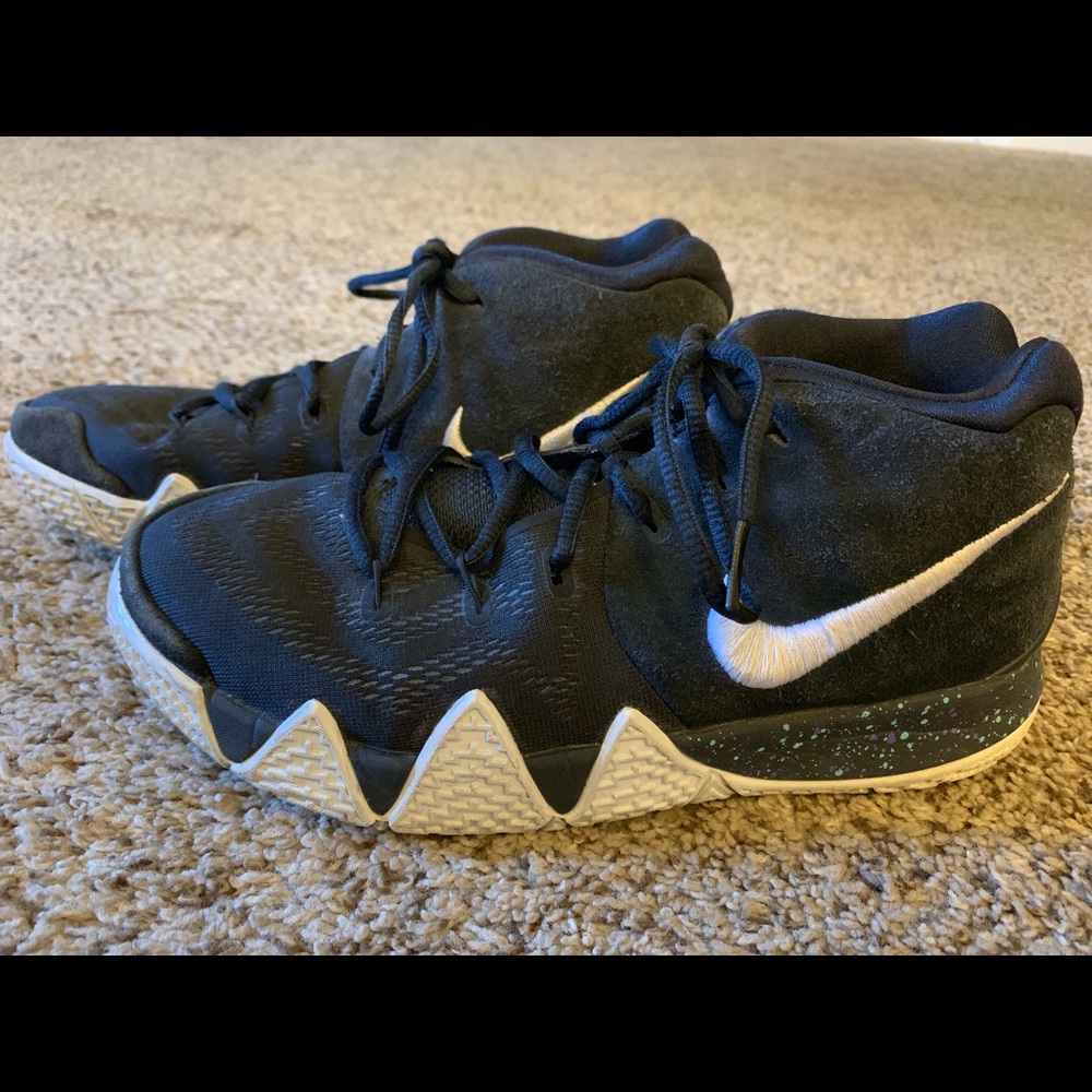 Kyrie Irving basketball shoes - boys - Picture 3 of 5